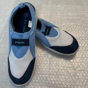 WATER SHOES, WOMEN’S SIZE 9  “tredz”  BRAND
